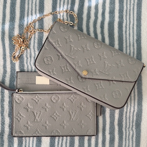 Louis Vuitton Crossbody bag - Picture 1 of 5